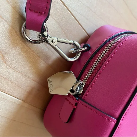 Ganni textured leather bag - Picture 7 of 11